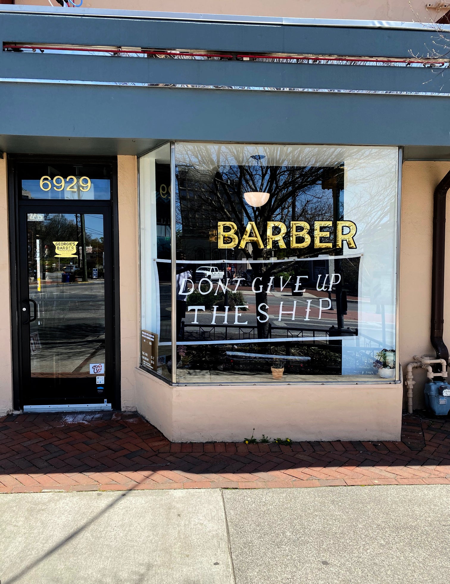 Getting to Know: Georgies Barber
