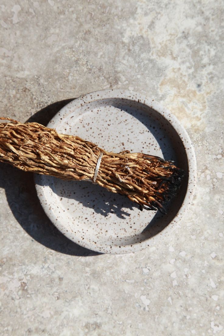 Vetiver_Root_Incense_efdaa99f-2972-472f-994e-6ef1c29b3d83.jpg